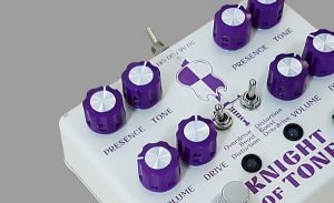 Création graphique pour un pédale d'effets pour guitare